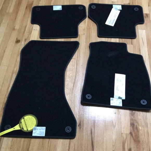 Audi A4 Carpet Floor Mat Set(2017-19)-Brand New - Picture 3 of 3